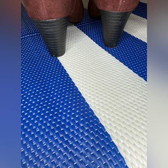 🎉✨ CLARKS WOMEN’S SAPPHIRE VASE BURGUNDY SUEDE MARY JANE PUMPS HEELS SIZE 7.5 - Picture 9 of 16